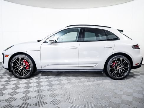 Certified 2025 Porsche Macan S image 2