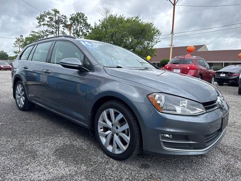 Used 2016 Volkswagen Golf SportWagen FWD image 3