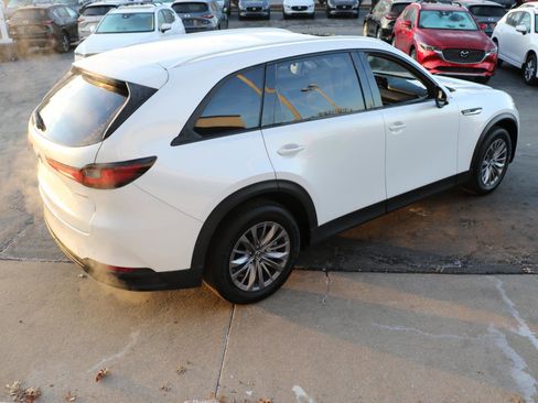 Certified 2025 MAZDA CX-90 3.3 Turbo w/ Preferred Package image 4