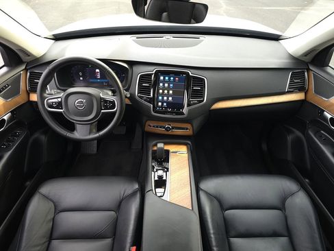 Used 2024 Volvo XC90 T8 Plus image 10