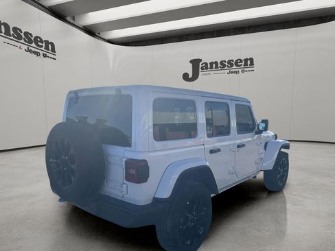 Used 2024 Jeep Wrangler Sahara image 4