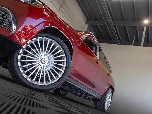 Used 2021 Mercedes-Benz Maybach GLS 600 4MATIC image 12