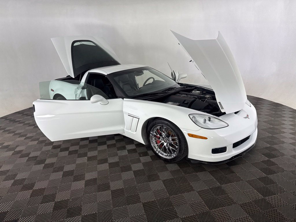 Used 2012 Chevrolet Corvette Grand Sport w/ 3LT Preferred Equipment Group RWD image 19