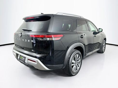 Used 2025 Nissan Pathfinder SL FWD image 9