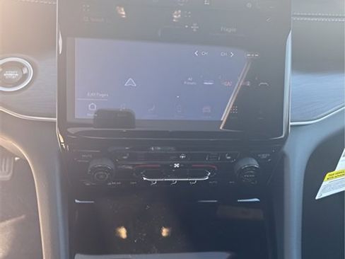 New 2025 Jeep Grand Cherokee Limited image 16