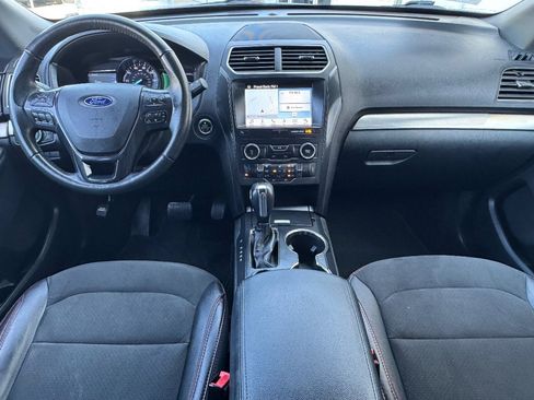 Used 2019 Ford Explorer XLT w/ Equipment Group 202A FWD image 22