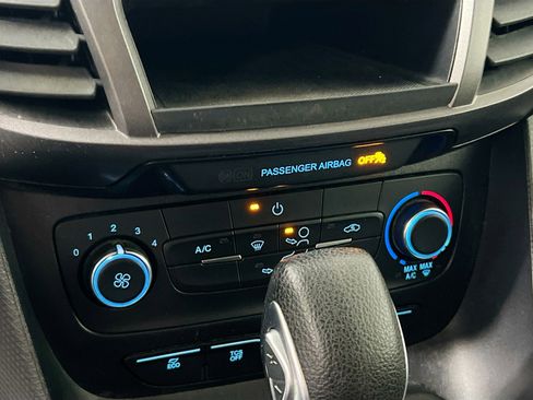 Used 2022 Ford Transit Connect XL image 26
