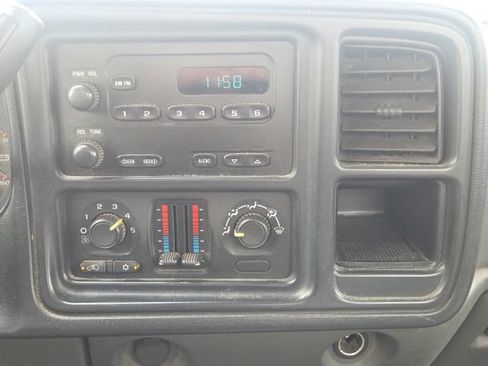 Used 2006 Chevrolet Silverado 1500 W/T RWD image 17