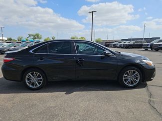 Used 2017 Toyota Camry SE FWD video 4
