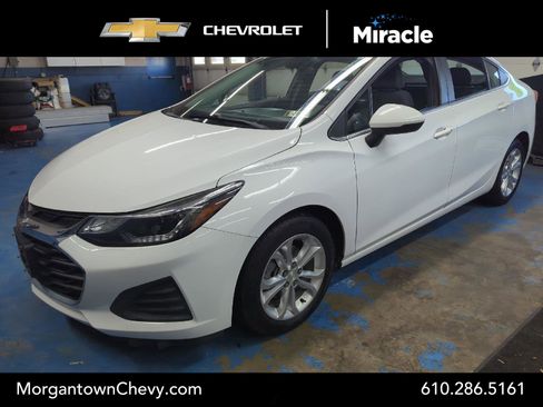 Used 2019 Chevrolet Cruze LT w/ Convenience Package image 1