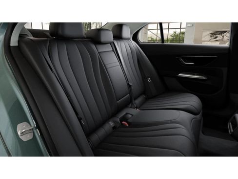 New 2026 Mercedes-Benz E 350 4MATIC Sedan image 4