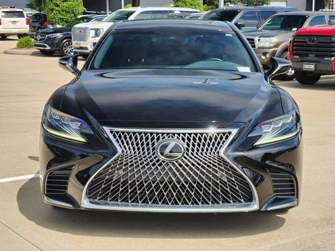 Used 2018 Lexus LS 500 w/ Accessory Package (Z2) RWD image 2