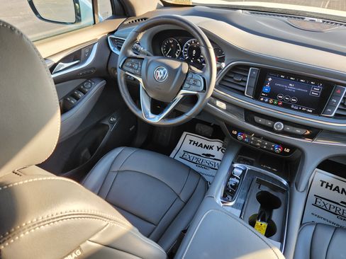 Used 2024 Buick Enclave Premium image 15