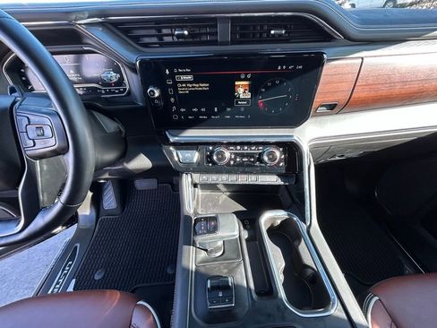 Used 2025 GMC Sierra 1500 Denali Ultimate image 18