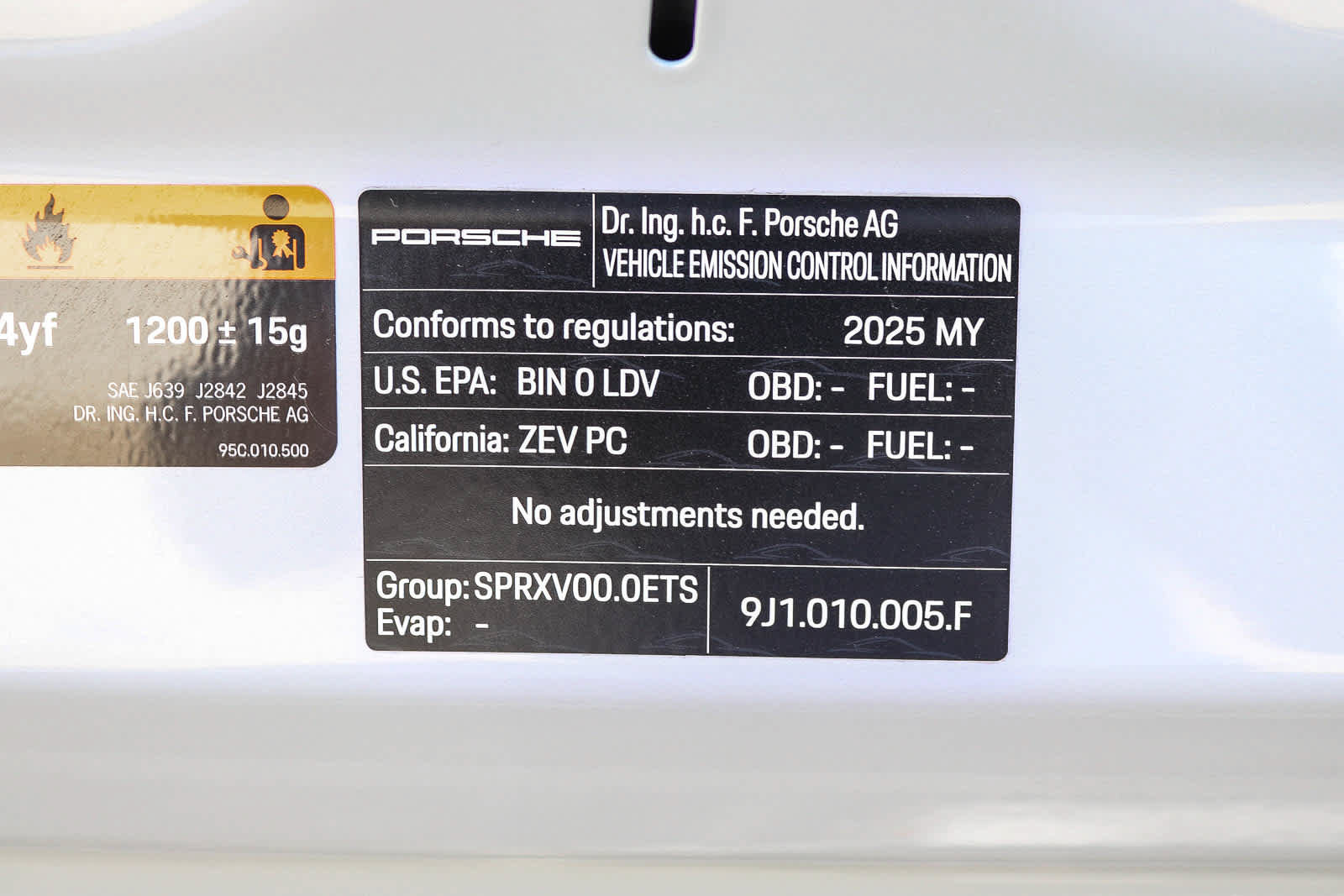 Used 2025 Porsche Taycan RWD image 29