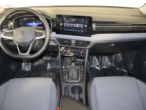 Used 2025 Volkswagen Jetta SE FWD image 13