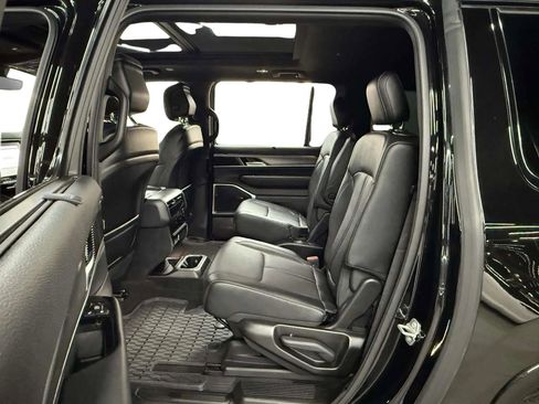 Used 2024 Jeep Wagoneer L Series II w/ Convenience Group I image 14