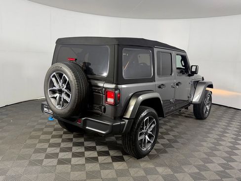 Used 2024 Jeep Wrangler Unlimited AWD/4WD image 8