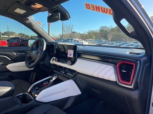 Used 2024 GMC Canyon AT4X image 28