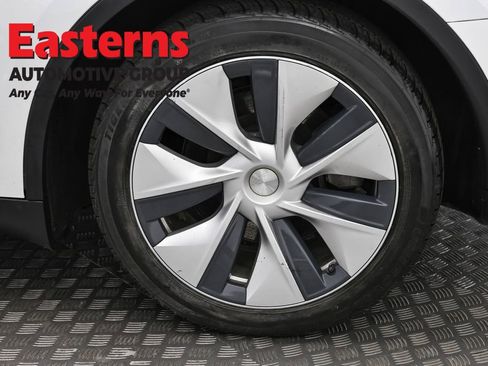 Used 2020 Tesla Model Y Long Range image 27