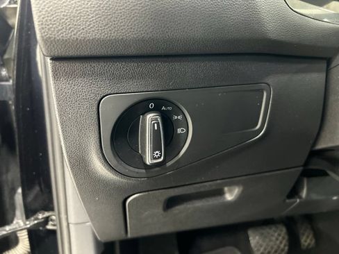 Used 2018 Volkswagen Tiguan SE w/ Panoramic Sunroof Package AWD/4WD image 13