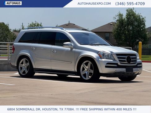 Used 2011 Mercedes-Benz GL 550 4MATIC image 1