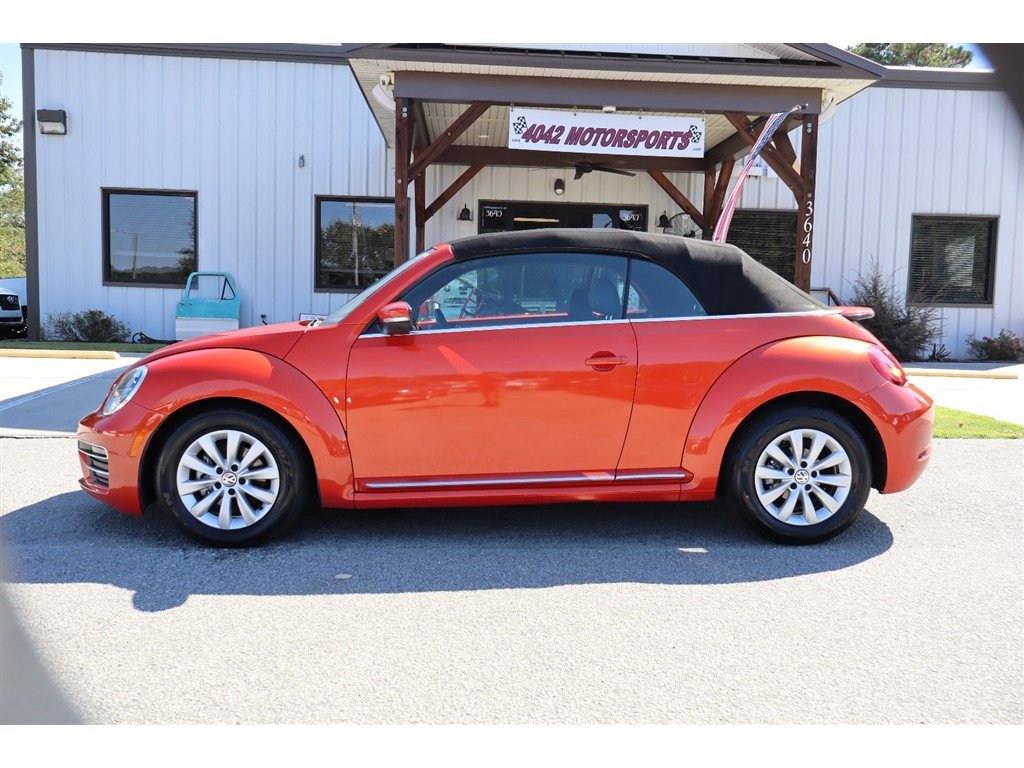 Used 2019 Volkswagen Beetle 2.0T FWD image 2