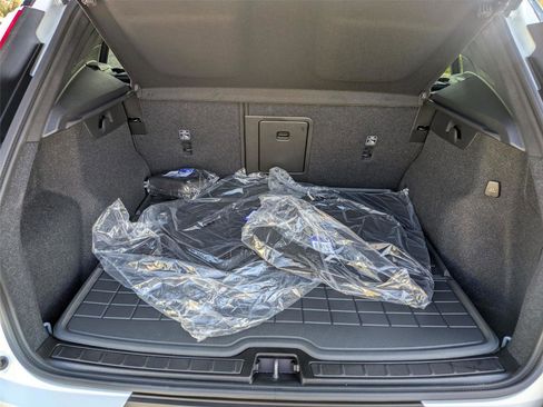 New 2026 Volvo XC40 B5 Ultra w/ Protection Package Premier image 15