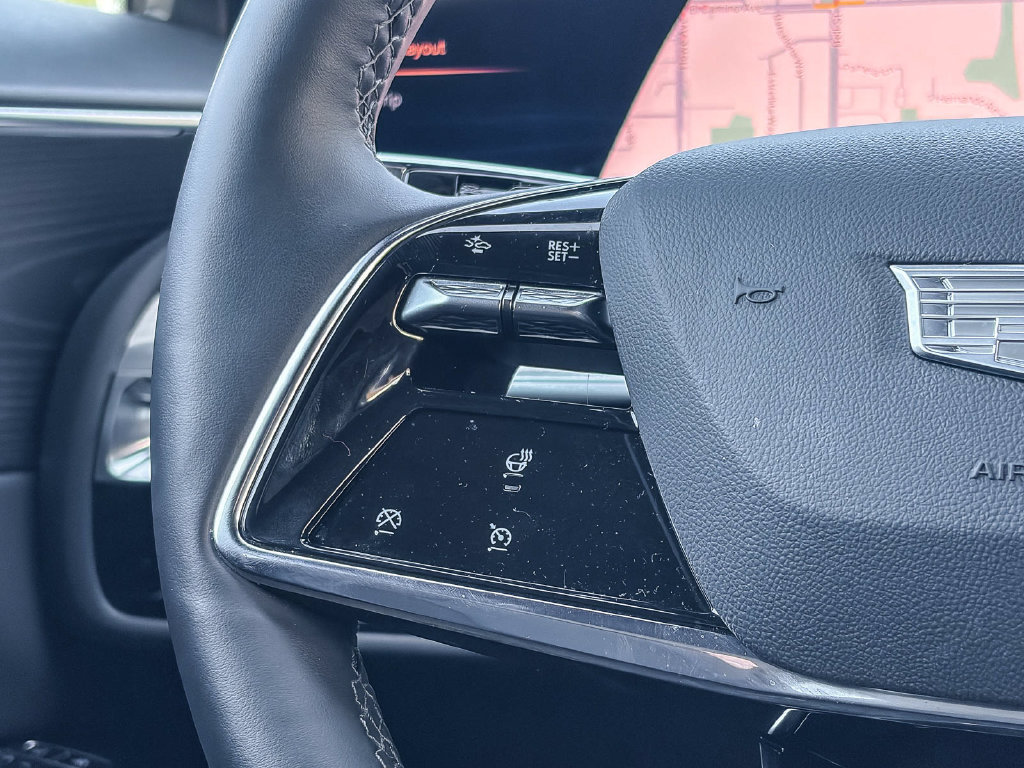 Used 2025 Cadillac Lyriq Luxury AWD/4WD image 16