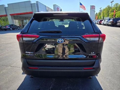 Used 2023 Toyota RAV4 LE AWD/4WD image 6