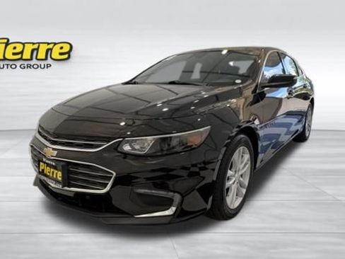 Used 2018 Chevrolet Malibu LT w/ Driver Confidence Package FWD image 1