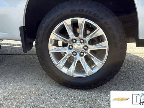 Used 2021 Chevrolet Silverado 1500 LTZ w/ LTZ Premium Package AWD/4WD image 28