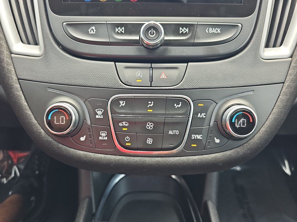 Used 2025 Chevrolet Malibu LT FWD image 24