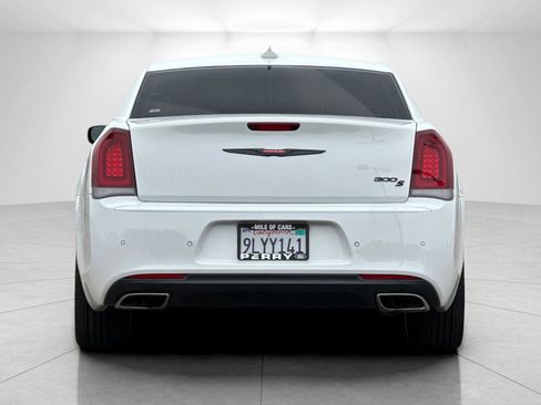 Used 2023 Chrysler 300 S w/ Comfort Group RWD image 4