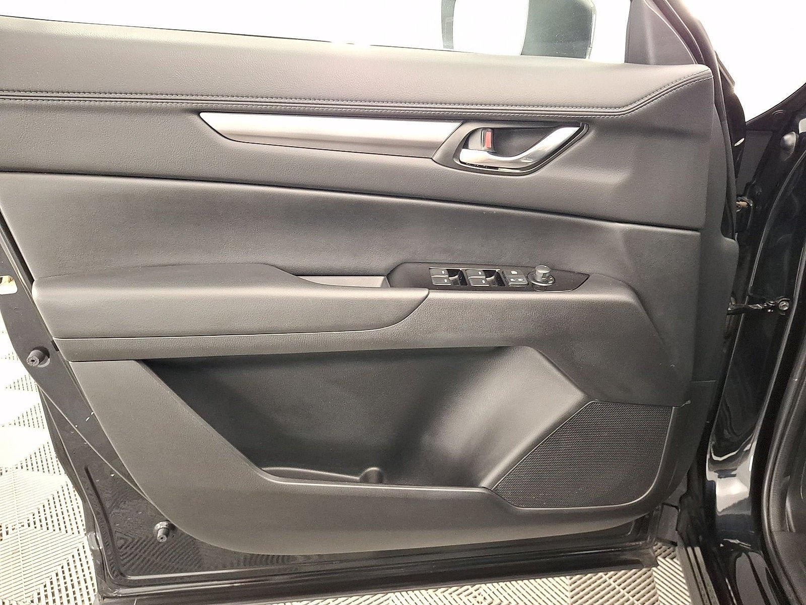 Used 2025 MAZDA CX-5 AWD 2.5 S w/ Preferred Package image 2