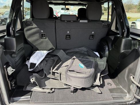 Used 2023 Jeep Wrangler Unlimited w/ Cold Weather Group image 8