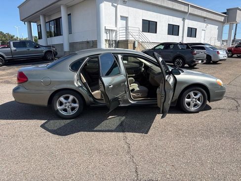Used 2003 Ford Taurus SES FWD image 8