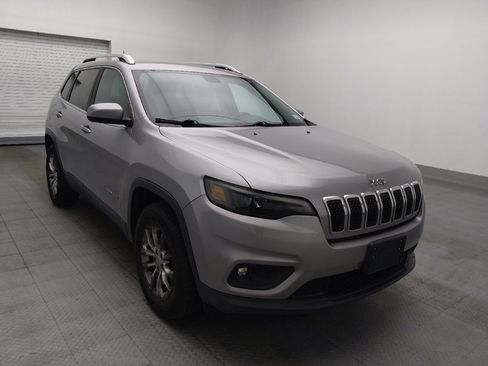 Used 2019 Jeep Cherokee Latitude Plus AWD/4WD image 13
