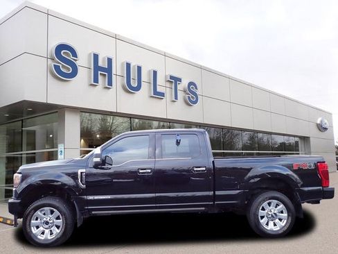 Certified 2022 Ford F350 Platinum w/ FX4 Off-Road Package image 2