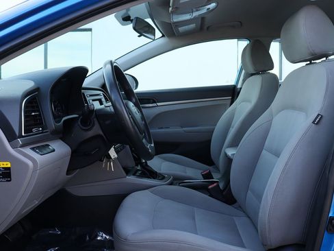 Used 2017 Hyundai Elantra SE image 38