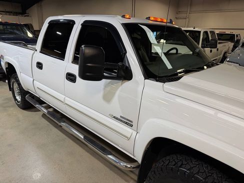Used 2006 Chevrolet Silverado 2500 LT w/ Heavy-Duty Power Package AWD/4WD image 49