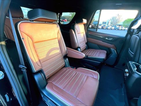 Used 2023 GMC Yukon Denali Ultimate image 27