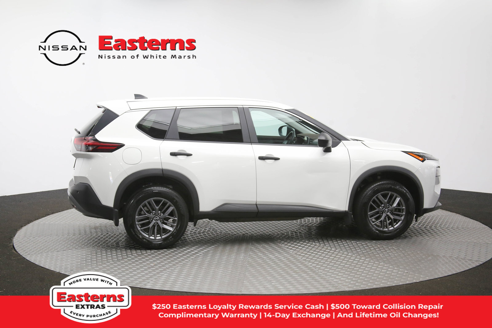 Used 2023 Nissan Rogue S AWD/4WD image 44