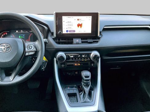 Used 2024 Toyota RAV4 LE FWD image 7
