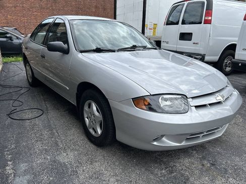 Used 2004 Chevrolet Cavalier Sedan w/ Preferred Equipment Group FWD image 5
