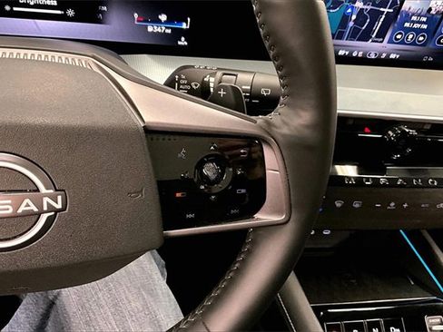 Used 2025 Nissan Murano Platinum image 25