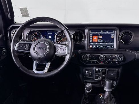 Used 2021 Jeep Gladiator Overland image 30