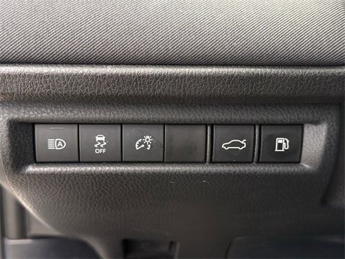 Used 2025 Toyota Camry LE image 24