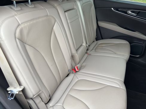 Used 2022 Lincoln Nautilus Reserve w/ Equipment Group 201A image 14