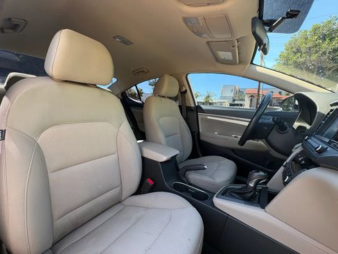 Used 2017 Hyundai Elantra SE w/ SE A/T Tech Package 03 FWD image 18